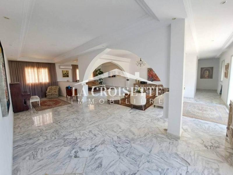Villa plain-pied S+3 avec piscine à La Soukra